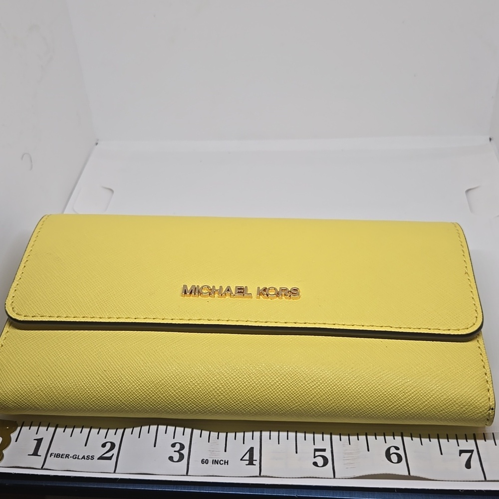 Michael Kors Trifold Wallet Sunshine Yellow - Picture 8 of 9